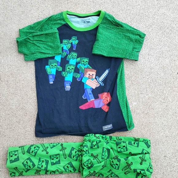 Minecraft PJs - Picture 1 of 3